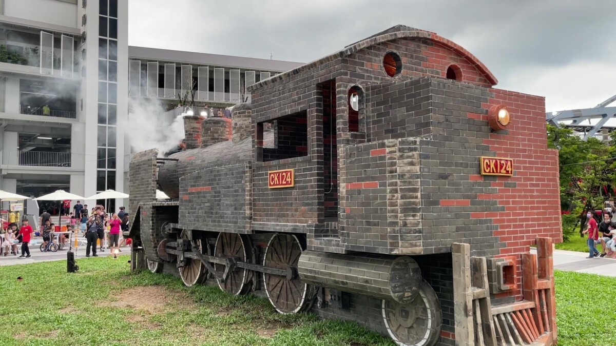 1萬塊磚砌出火車頭！彰化CK124入圍公共藝術獎