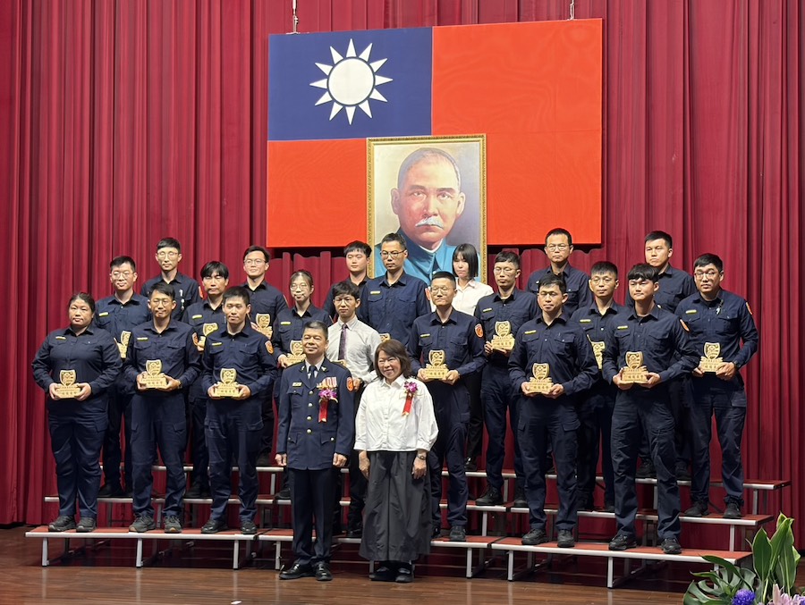 嘉市警察節慶祝大會　勇媽表揚績優警民力感謝守護城市安全