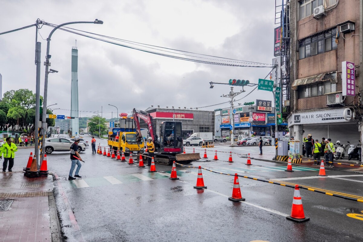 桃園經國路莊敬路口受損　張善政要求全面檢視排水系統