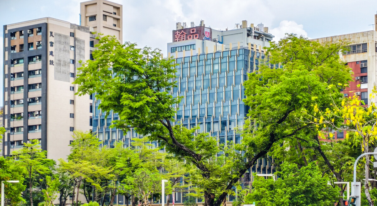 ▲高雄翰品酒店攜手新鹽埕商圈,住房送200元商品抵用券,暢遊24家特色名店。(圖/高雄翰品酒店提供)