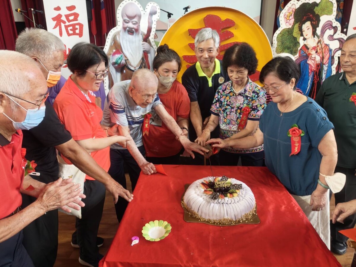 長輩聽到這首歌秒合唱　中彰榮家慶生會超有愛