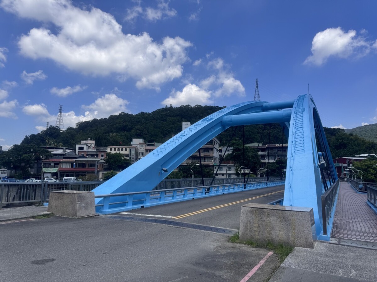 侯友宜視察坪林建設成果　拱橋整修結合YouBike打造觀光新亮點