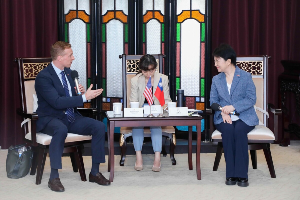 ▲美國無人機產業協會執行長羅賓斯拜會中市府,市長盧秀燕盼深化台美合作、打造下一座護國神山。(圖/中市府提供)