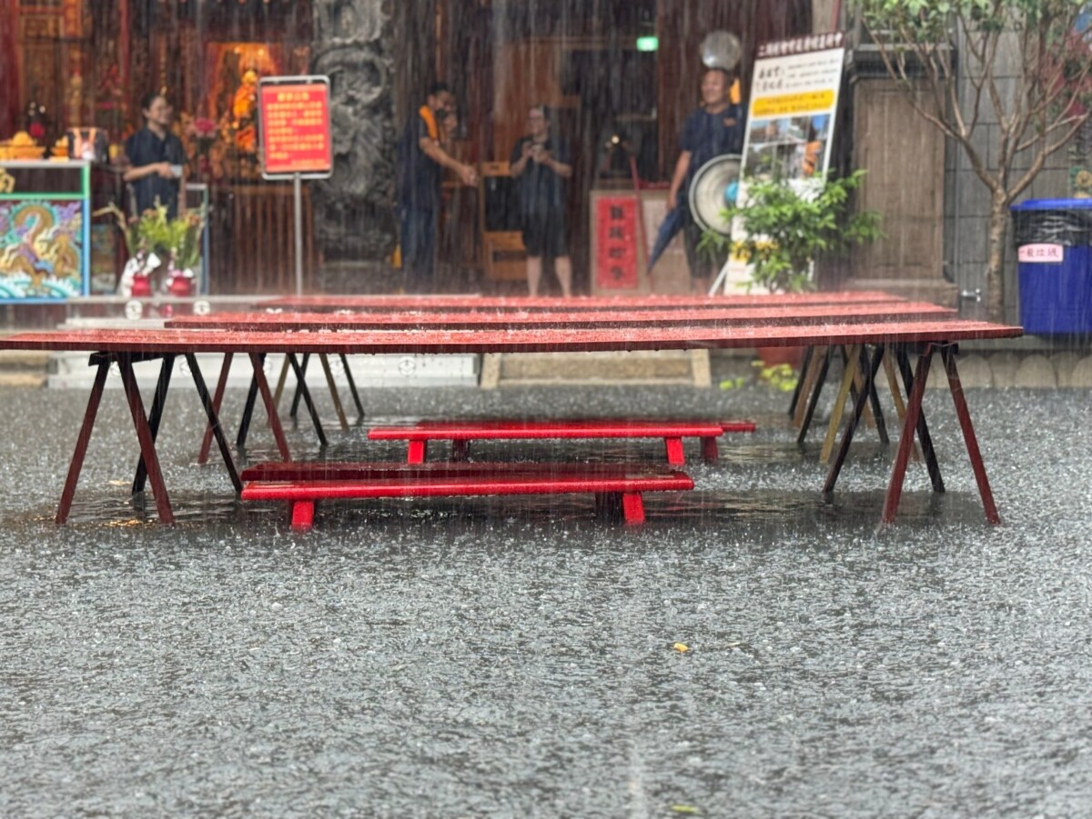 雷雨狂炸彰化多處淹水停電　大埔排水滿水位戒備