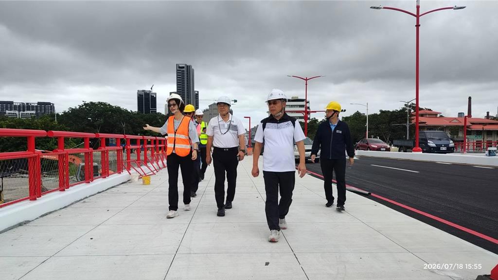 高雄九如橋爆「鳥居」爭議急改色補破網　5.67億工程通車典禮喊卡