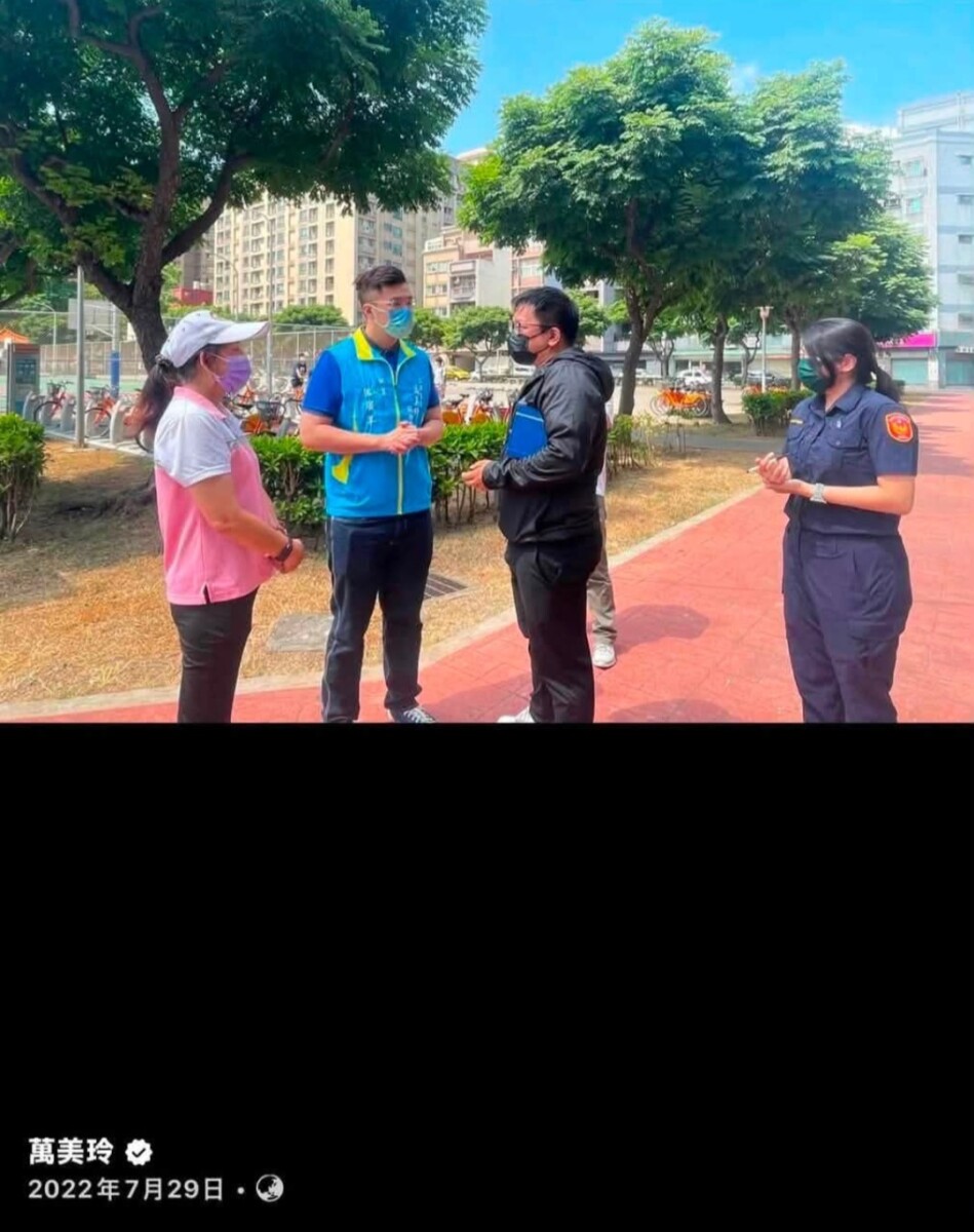 這張照片也是佀廣洋在2022年的活動照，從這身型來看似乎不到120公斤的體重。(影像自社群網站)。