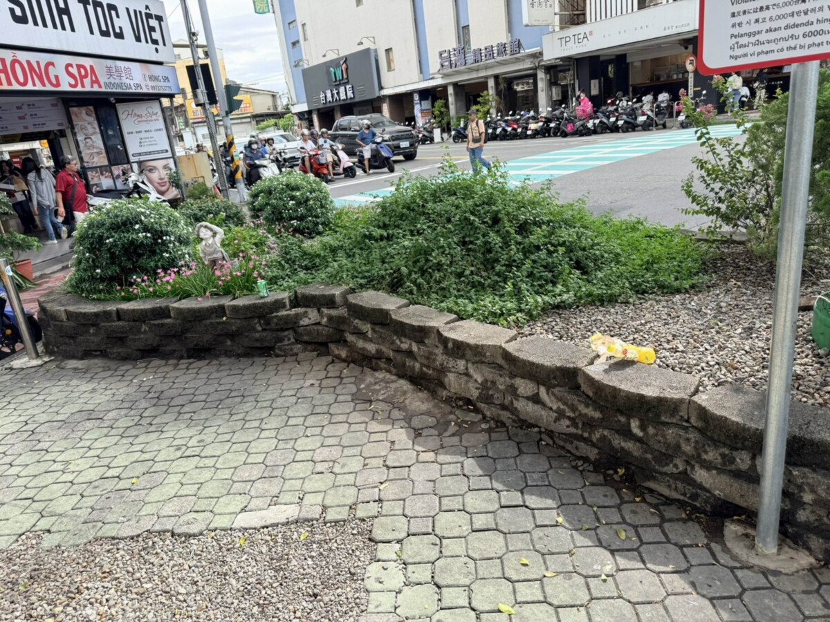 SQ07251 4勸導無效？彰化車站又見垃圾　
