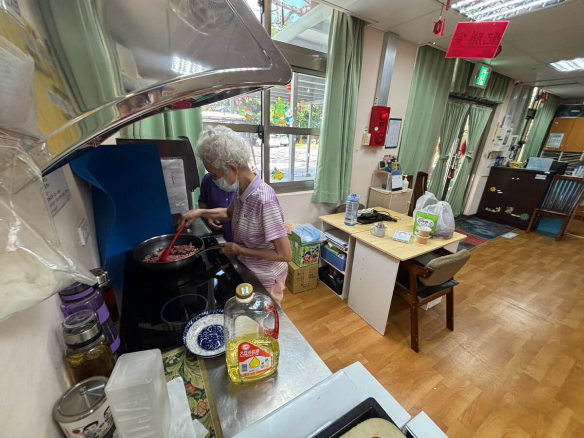 SQ07276 3彰化榮家長輩DIY三角飯糰