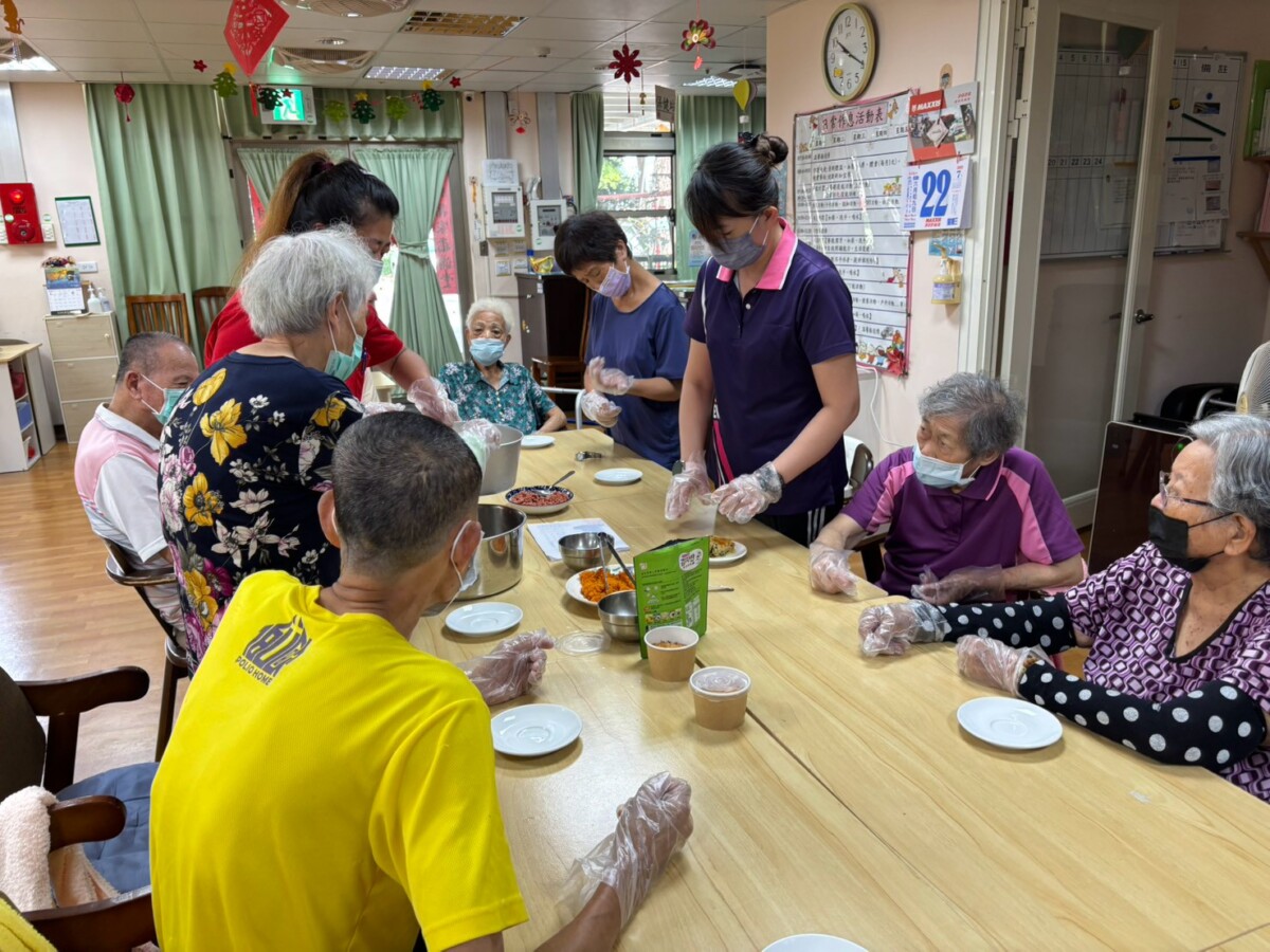 SQ07276 4彰化榮家長輩DIY三角飯糰