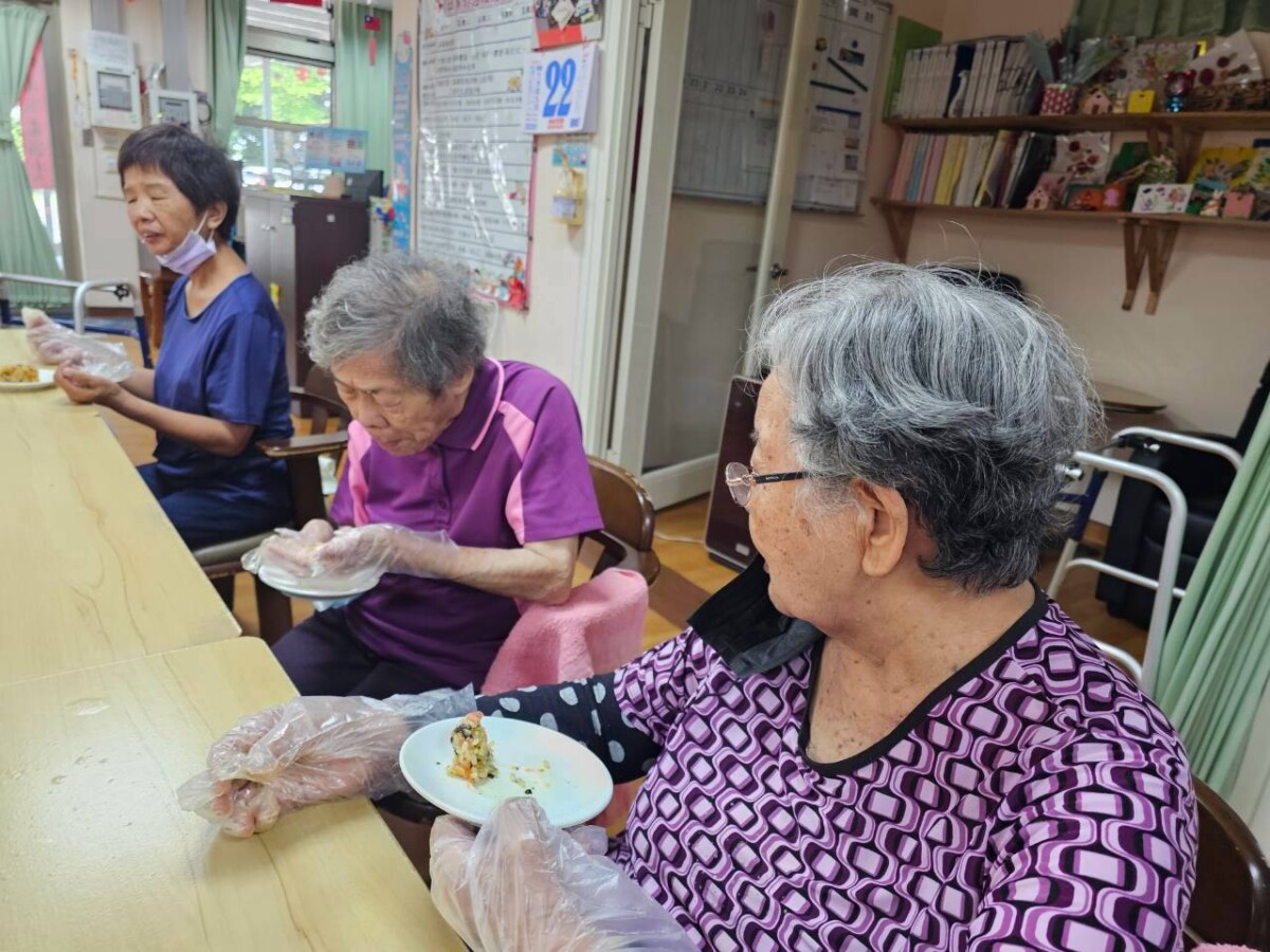 SQ07276 6彰化榮家長輩DIY三角飯糰