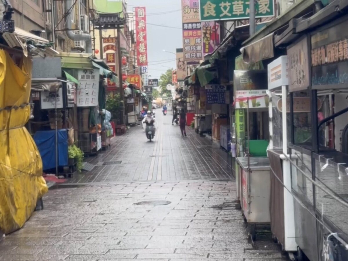 巴威豪雨嚇跑遊客！鹿港老街店家苦等人潮回流