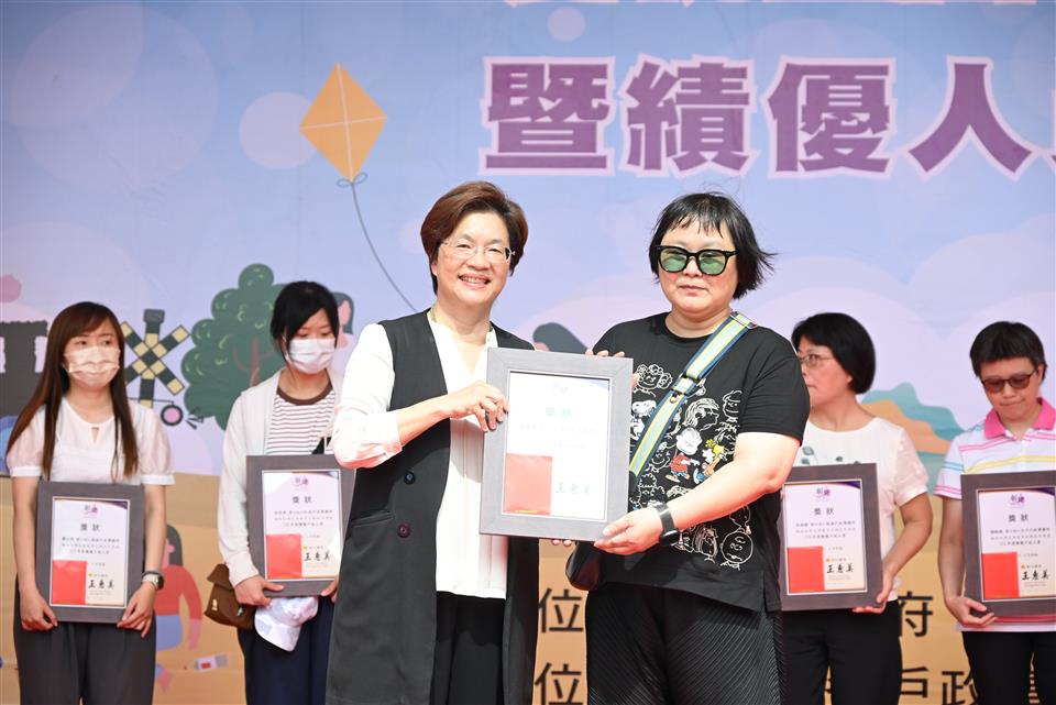 人生大小事都靠他們!彰化戶政日表揚績優人員 人生大小事都靠他們!彰化戶政日表揚績優人員