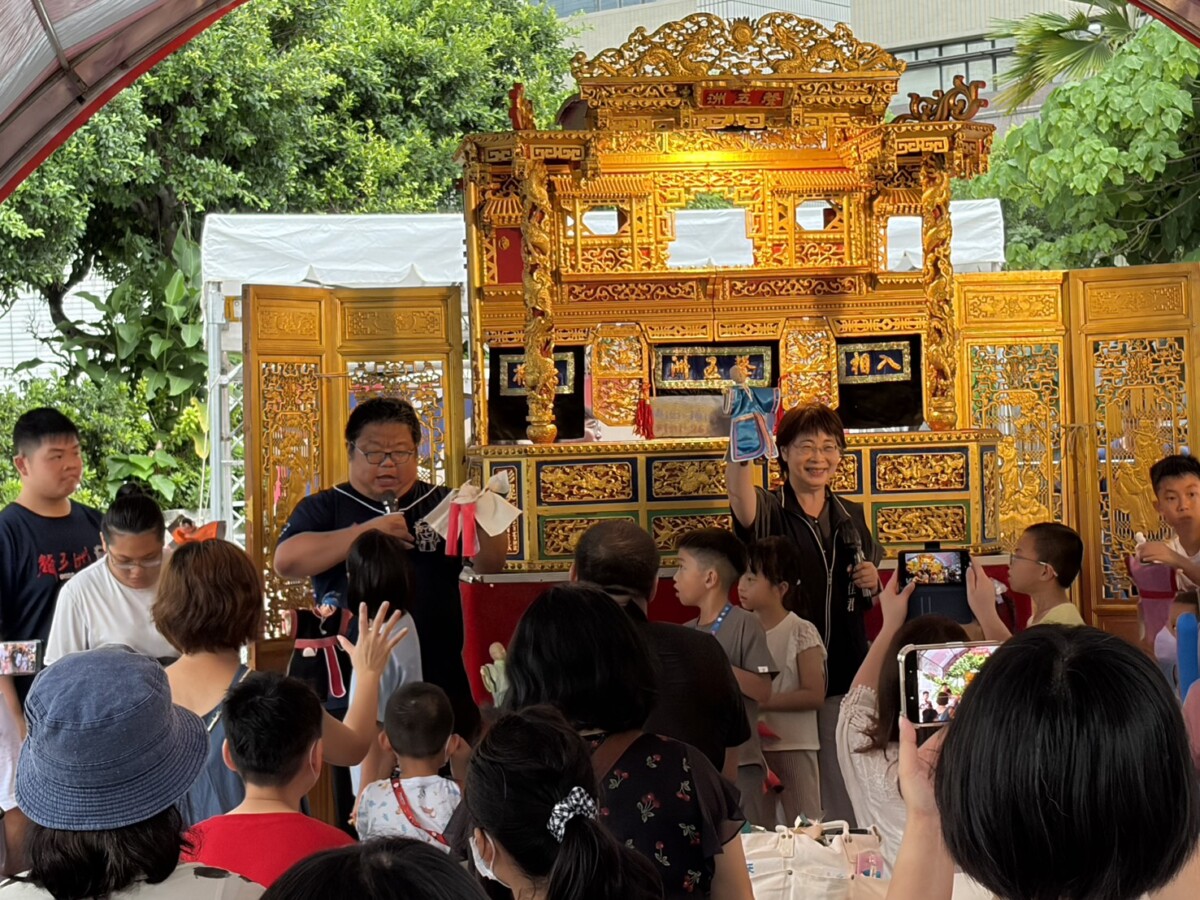 ▲「台中玩劇場生活節」文化局長陳佳君出席與市民同樂。(圖/記者顏淑娟翻攝)