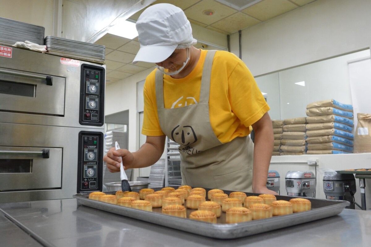 送愛到部落計畫串連企業及社會大眾的愛心，不僅讓偏鄉孩子感受到節慶祝福，也支持心智障礙者穩定就業，讓一份禮盒成為連結兩群生命的橋梁。