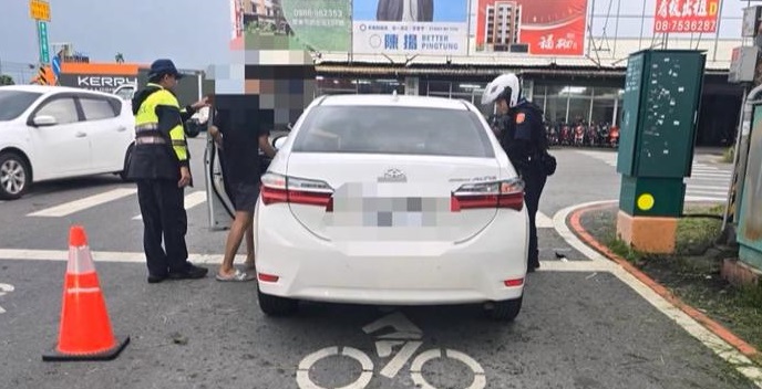 屏東21歲男疑毒駕撞3車逃逸　熱心民眾出手綁人　車內搜出依托咪酯快篩陽性　