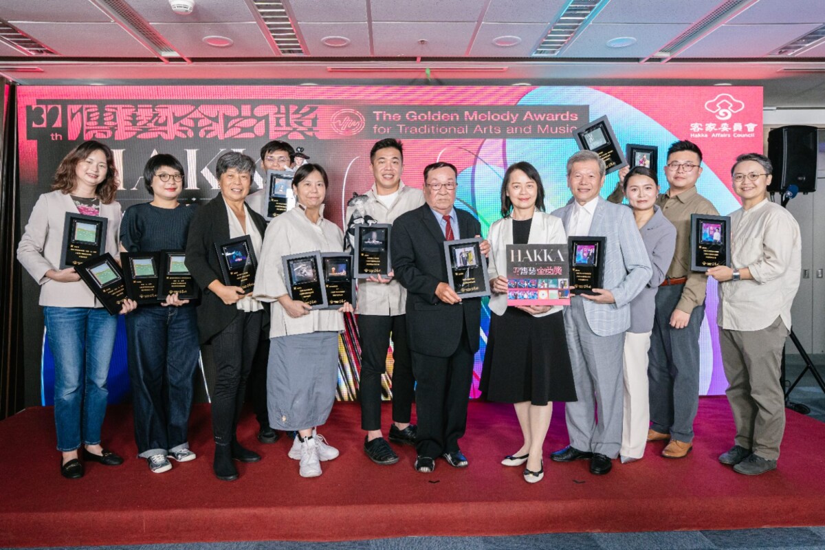 榮耀！客家「傳藝金曲獎」綻放光芒勇奪17項入圍，演員王慶芳獲戲曲表演類特別獎肯定！