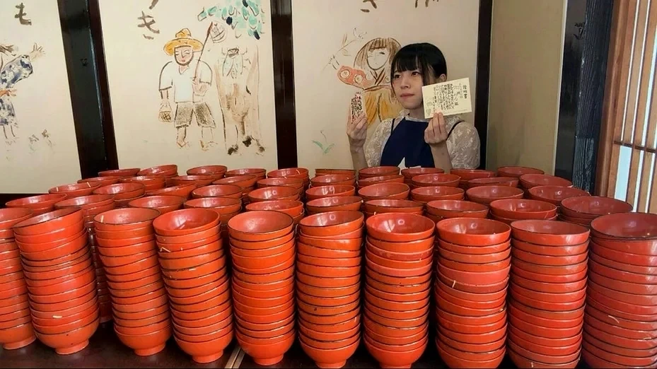 日本女大胃王狂吞755碗蕎麥麵　119年老店紀錄被刷新