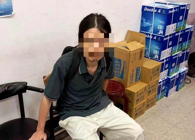 太殘忍！男深夜持鐵鎚狠砸流浪貓　氣胸重傷「嚇貓」遭送辦