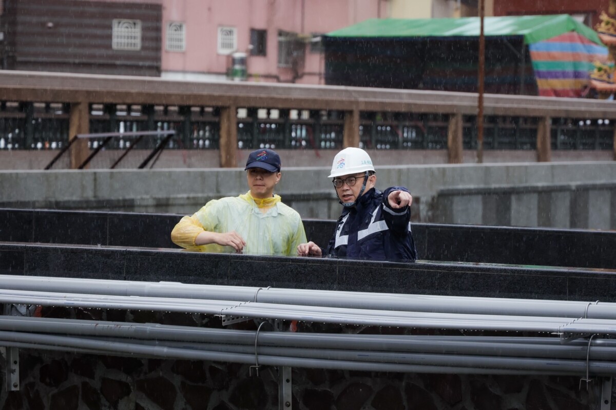 防汛第一線掌握水情　賴瑞隆冒雨勘查籲市民提高警覺　治水腳步不停歇