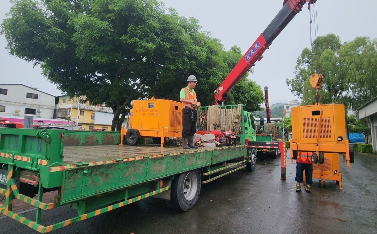 盧秀燕指示跨縣市馳援高雄　 27台抽水機具火速南下