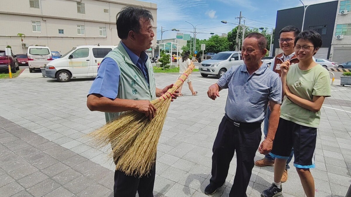 從家家戶戶到瀕失傳　福興地膚草掃帚急尋接班人