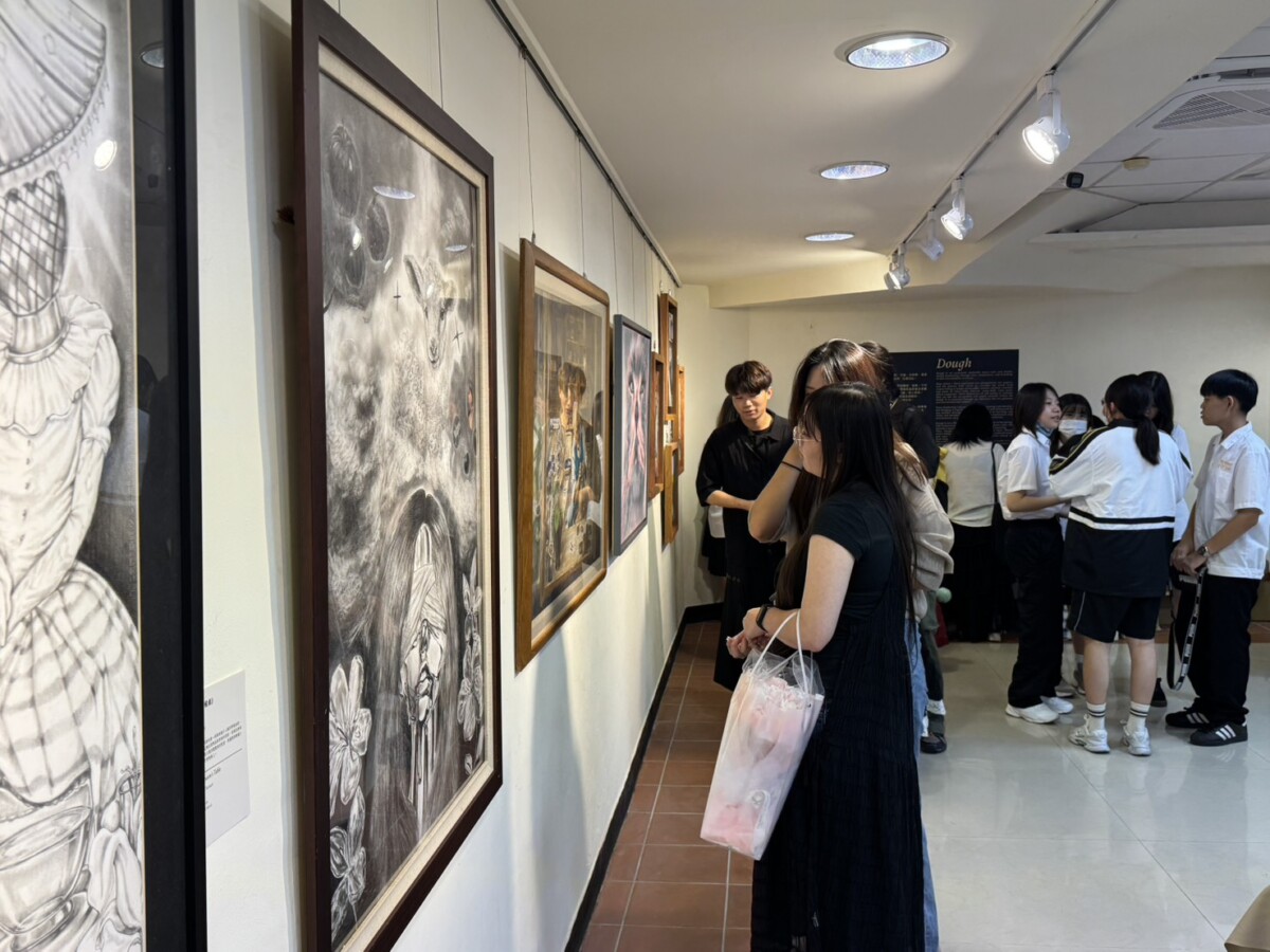 SQ08084 4員高17名美術生畢展登場
