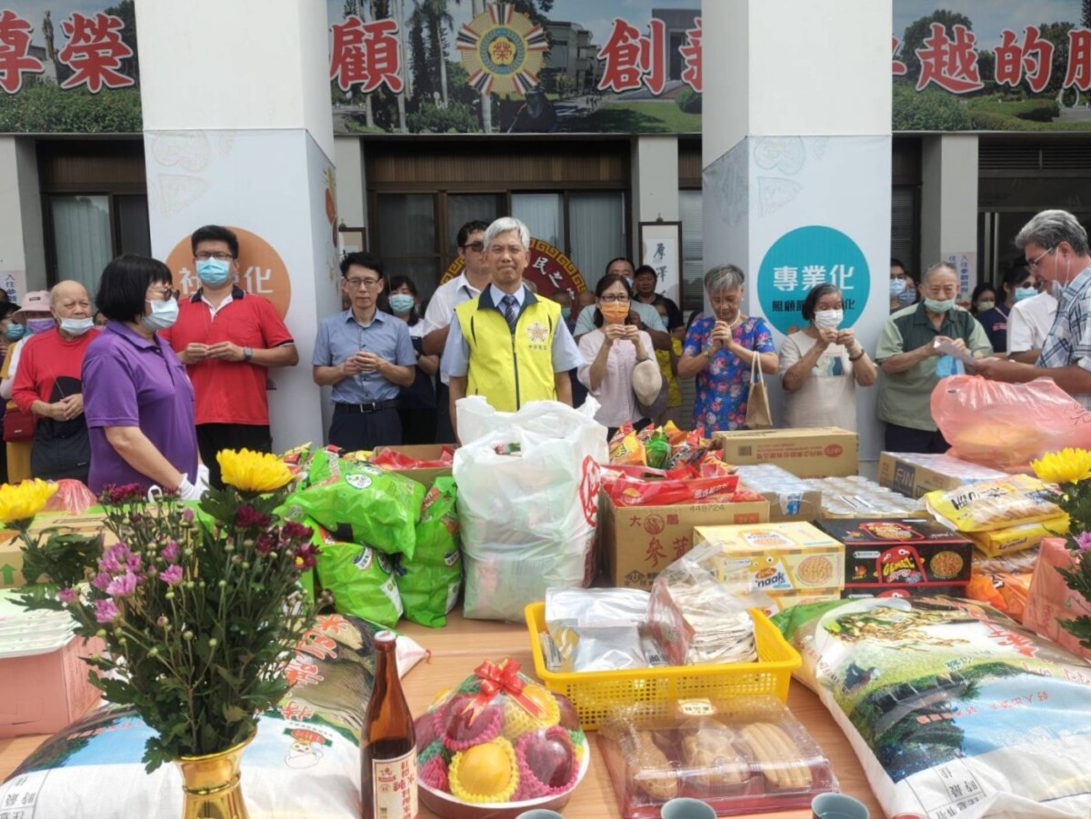 一場普渡兩份心意　中彰榮家追思袍澤祈平安