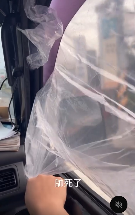斗六車窗遭砸零錢全被偷！網友曝塑膠袋擋風超無奈