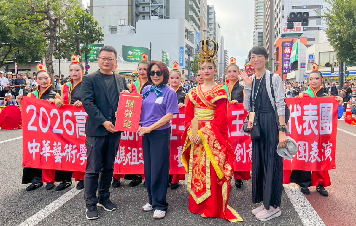 康議長帶領多位議員（鄭孟洳議員、湯詠瑜議員、蔡金晏議員、白喬茵議員、黃飛鳳議員