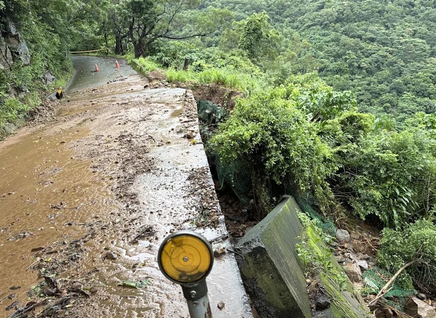 屏東山區豪雨狂炸！士文138人撤離「路都裂了」居民嚇到不敢睡